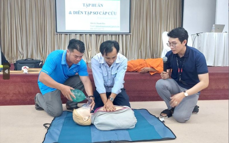 Buổi Huấn Luyện An Toàn, Vệ Sinh Lao Động Nhóm 4 Cán Bộ Nhân Viên Hipc | Hiep Phuoc 산업단지 주식회사