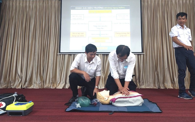 Buổi Huấn Luyện An Toàn, Vệ Sinh Lao Động Nhóm 4 Cán Bộ Nhân Viên Hipc | Hiep Phuoc 산업단지 주식회사