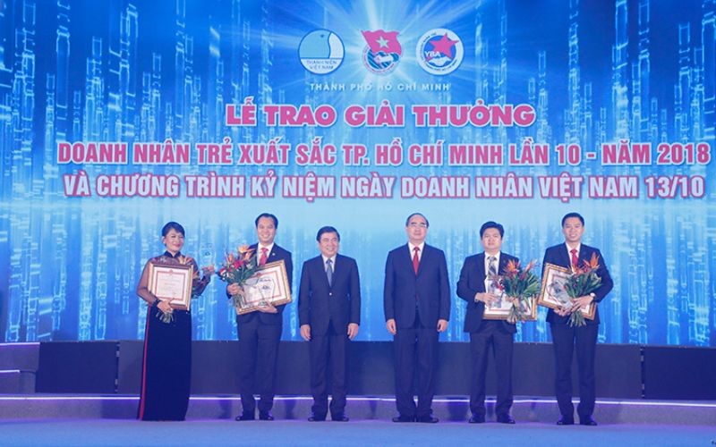 Khu Công Nghiệp Hiệp Phước Đồng Hành Cùng Lễ Trao Giải Thưởng Doanh Nhân Trẻ Xuất Sắc Tp. Hcm Lần 10 - Năm 2018 | Hiep Phuoc 산업단지 주식회사